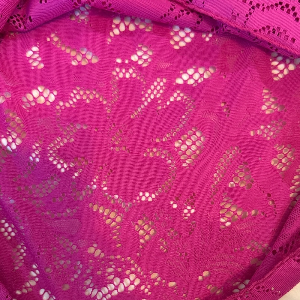 Jessica Simpson Magenta Lace Short Sleeve Top - Picture 3 of 3
